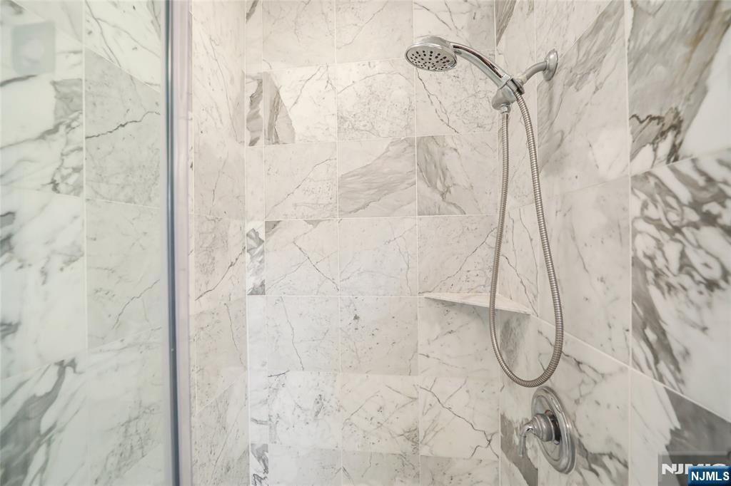 337 The Promenade, Unit 337 Edgewater, NJ 07020 - Photo 16 of 25