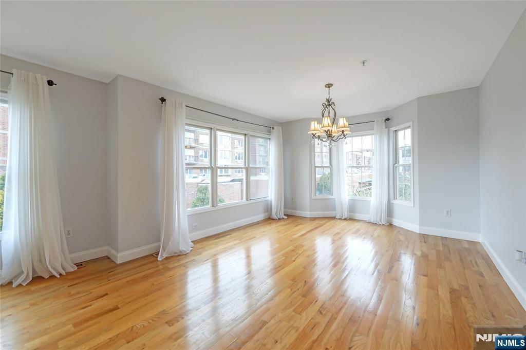 337 The Promenade, Unit 337 Edgewater, NJ 07020 - Photo 9 of 25