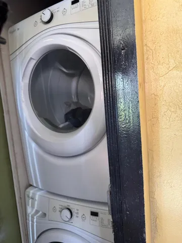 a close up view of washer and dryer