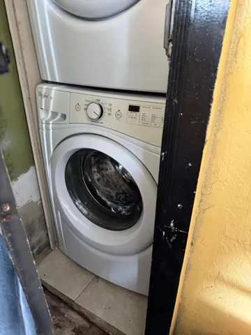 a close up view of washer and dryer