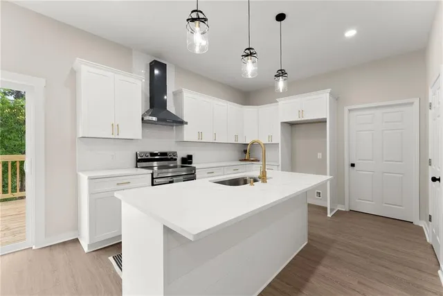 $345,000 | 130 East Railroad Avenue, Alto, GA 30510