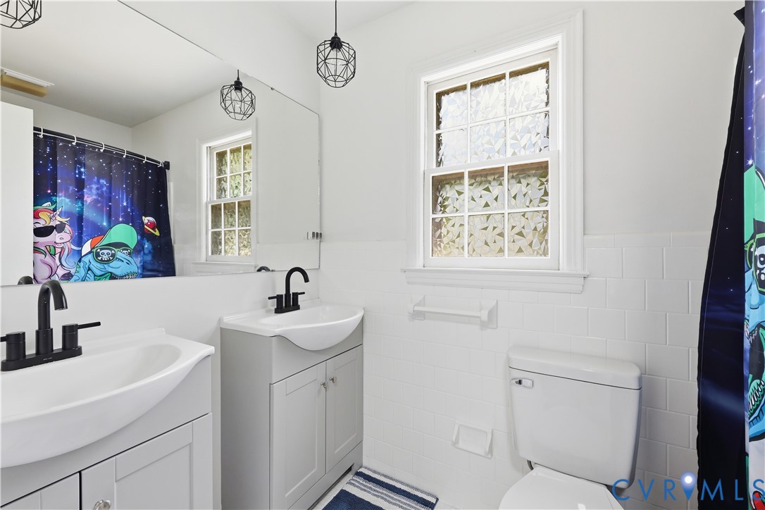 1948 Vesonder Road Petersburg, VA 23805 - Photo 21 of 28 Full Hall Bath 2nd Floor