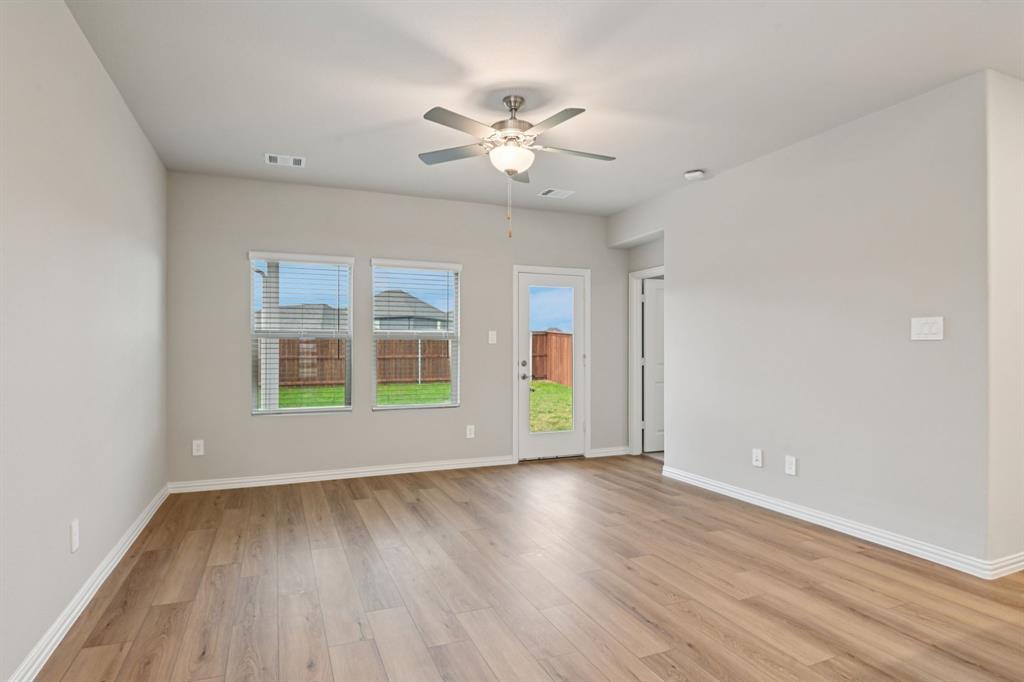 1612 Arches Road Anna, TX 75409 - Photo 13 of 37 Photo is not of the actual home, but is an inspirational photo of builder’s model home and may depict options, furnishings, and/or decorator features that are not included.