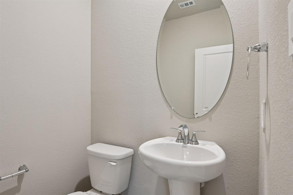 1612 Arches Road Anna, TX 75409 - Photo 16 of 37 Photo is not of the actual home, but is an inspirational photo of builder’s model home and may depict options, furnishings, and/or decorator features that are not included.