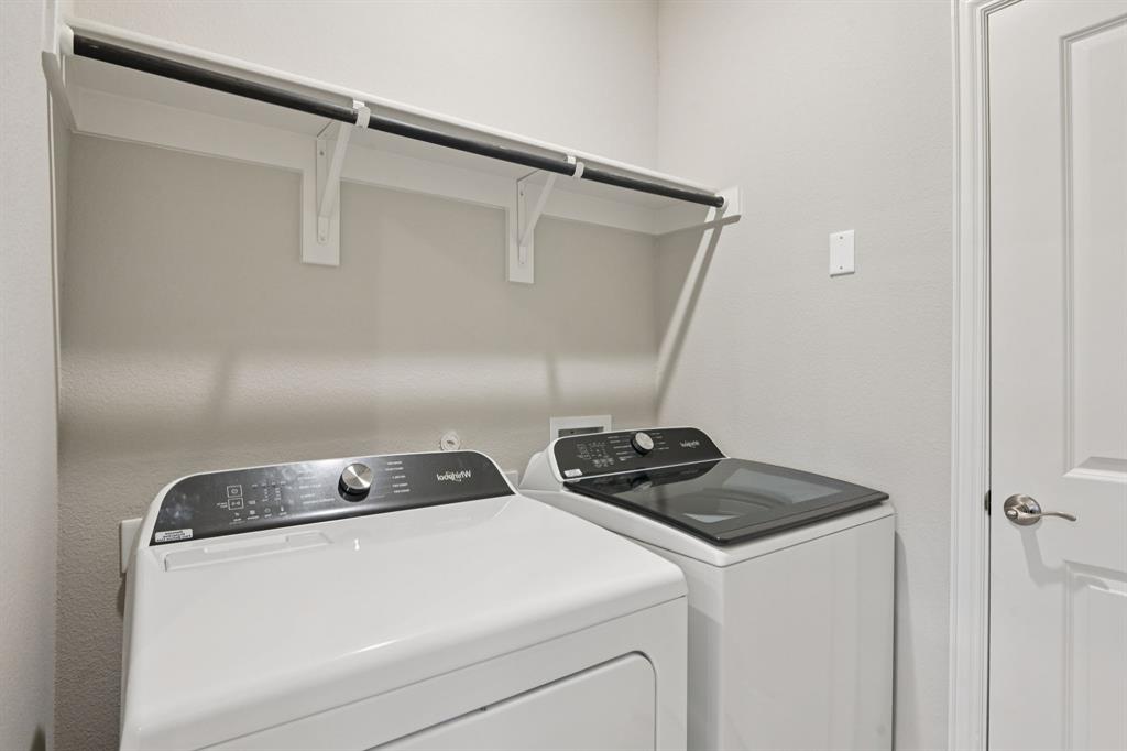 1612 Arches Road Anna, TX 75409 - Photo 17 of 37 Photo is not of the actual home, but is an inspirational photo of builder’s model home and may depict options, furnishings, and/or decorator features that are not included.