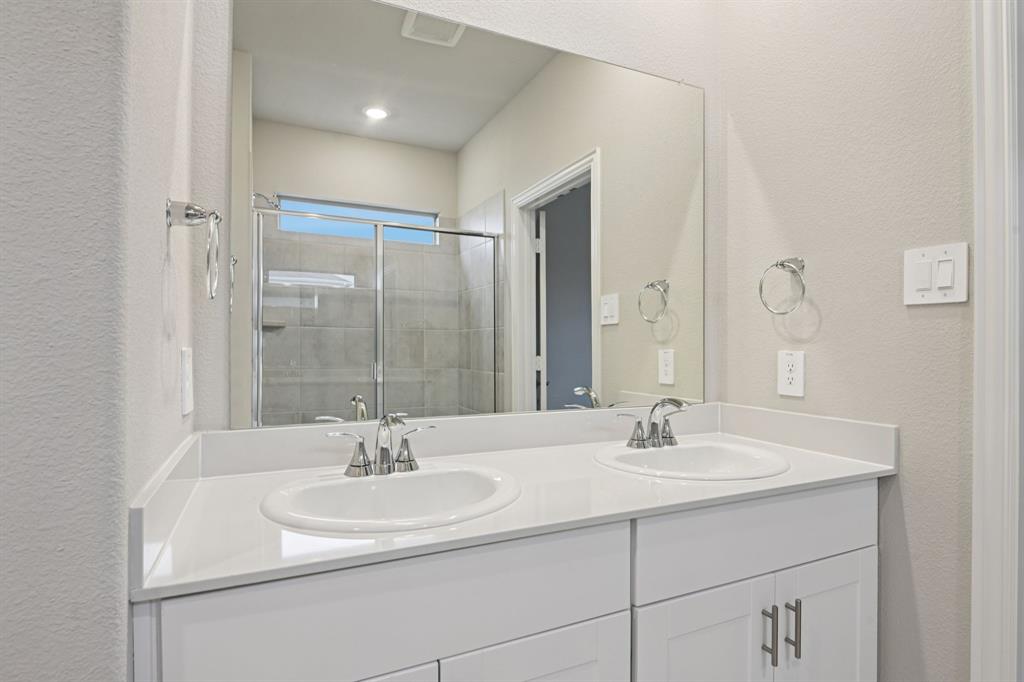 1612 Arches Road Anna, TX 75409 - Photo 22 of 37 Photo is not of the actual home, but is an inspirational photo of builder’s model home and may depict options, furnishings, and/or decorator features that are not included.