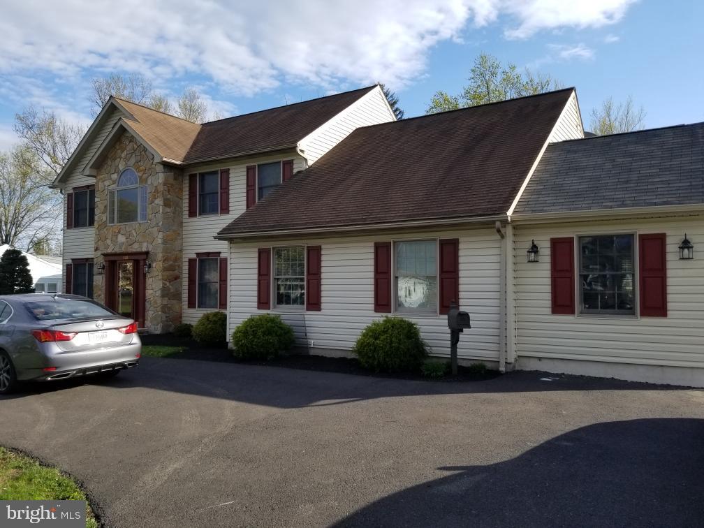 1328 Clyde Road Warminster, PA 18974 - Photo 2 of 22 exterior front with semi circle driveway