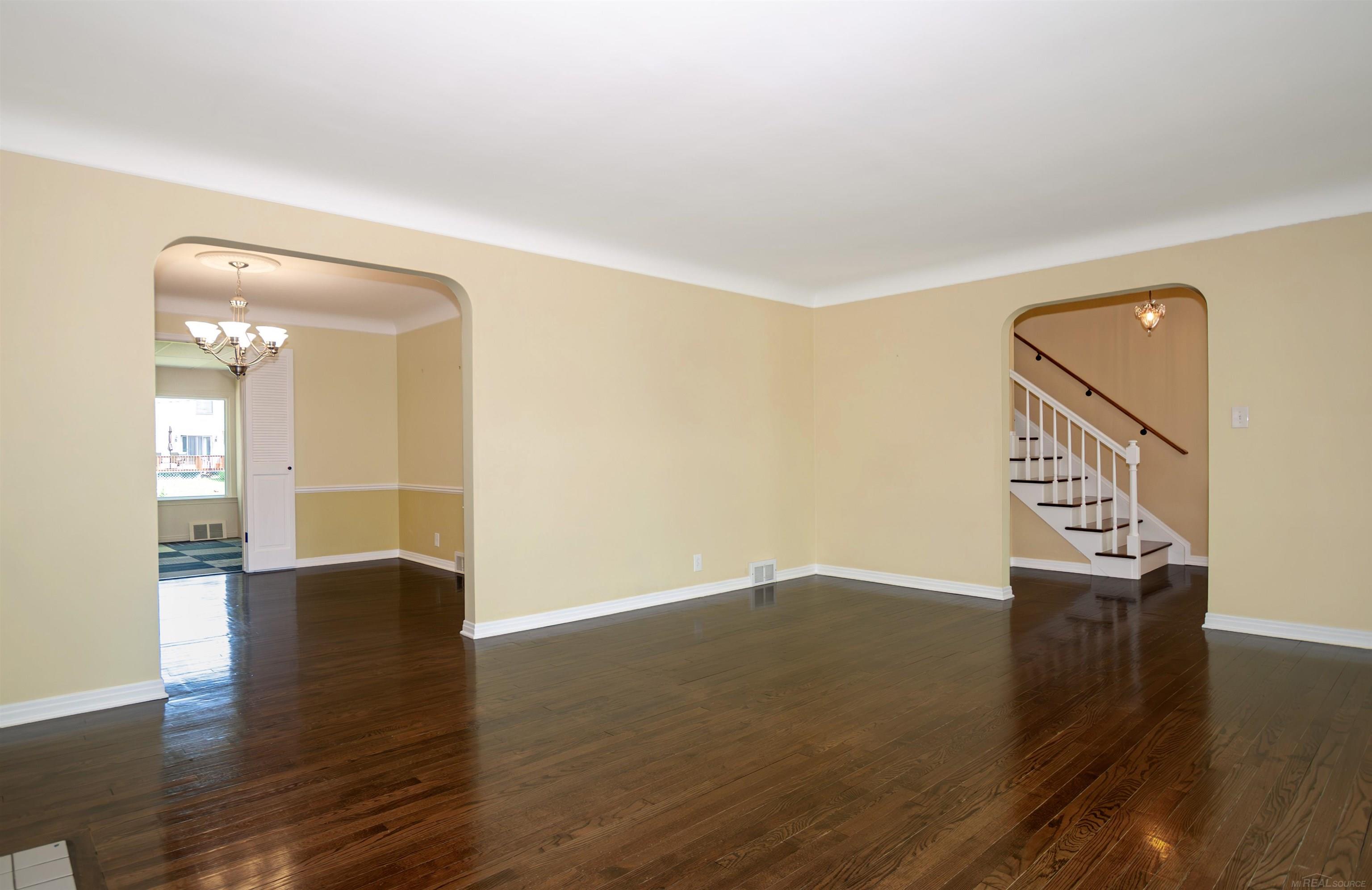 1772 Prestwick Road Grosse Pointe, MI 48236 - Photo 8 of 58 50110096-7.JPG