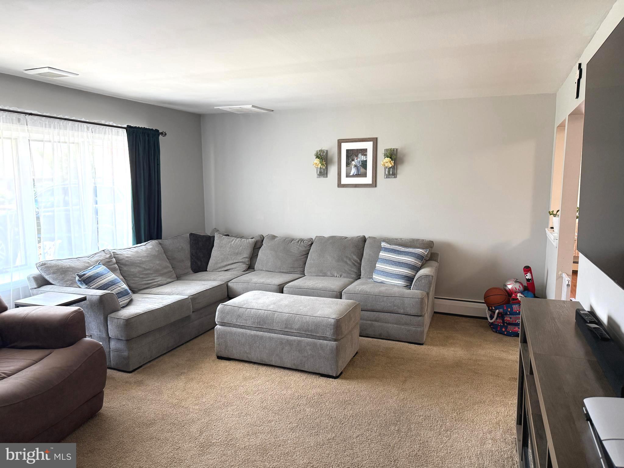 81 Queen Lily Road Levittown, PA 19057 - Photo 8 of 47