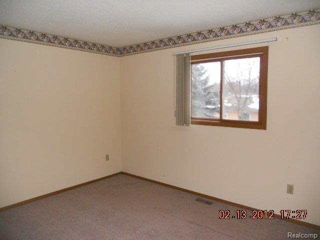 1272 Rutledge Drive Temperance, MI 48182 - Photo 7 of 11 1272 Rutledge 2nd bedrm.JPG