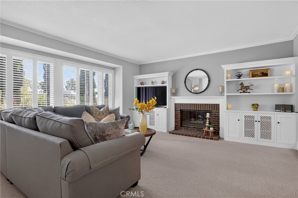 11387 Sinclair Avenue Porter Ranch, CA 91326 - Photo 9 of 42 Gallery Image 9