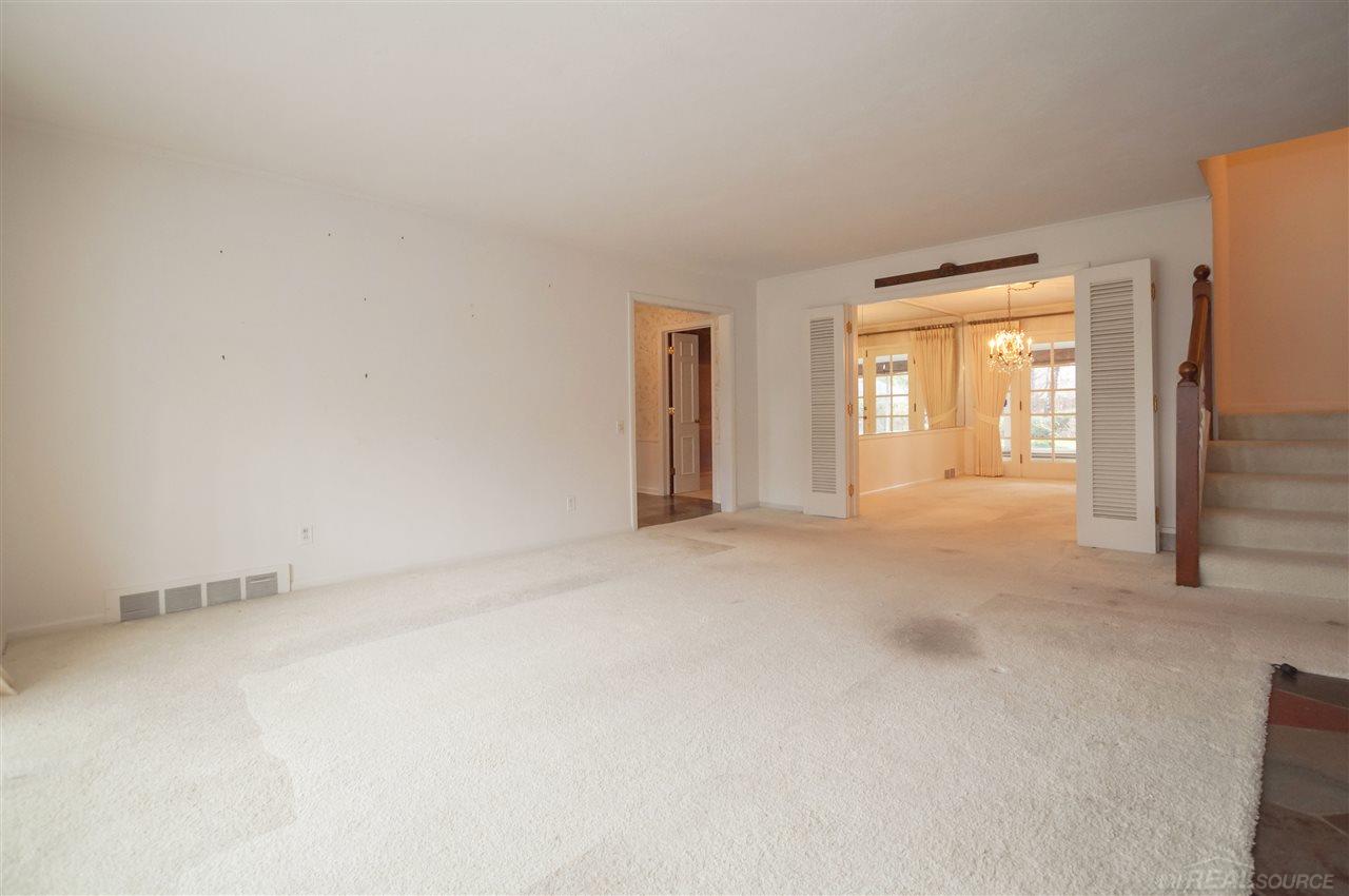 611 Shoreham Road Grosse Pointe Woods, MI 48236 - Photo 9 of 43