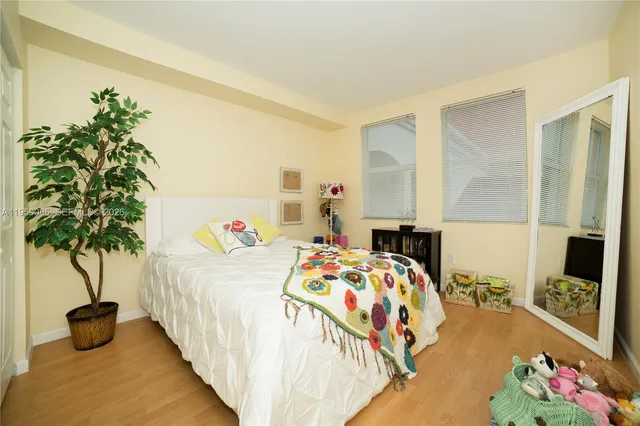 $3,200 | 17150 North Bay Road, Unit 2920, Sunny Isles Beach, FL 33160