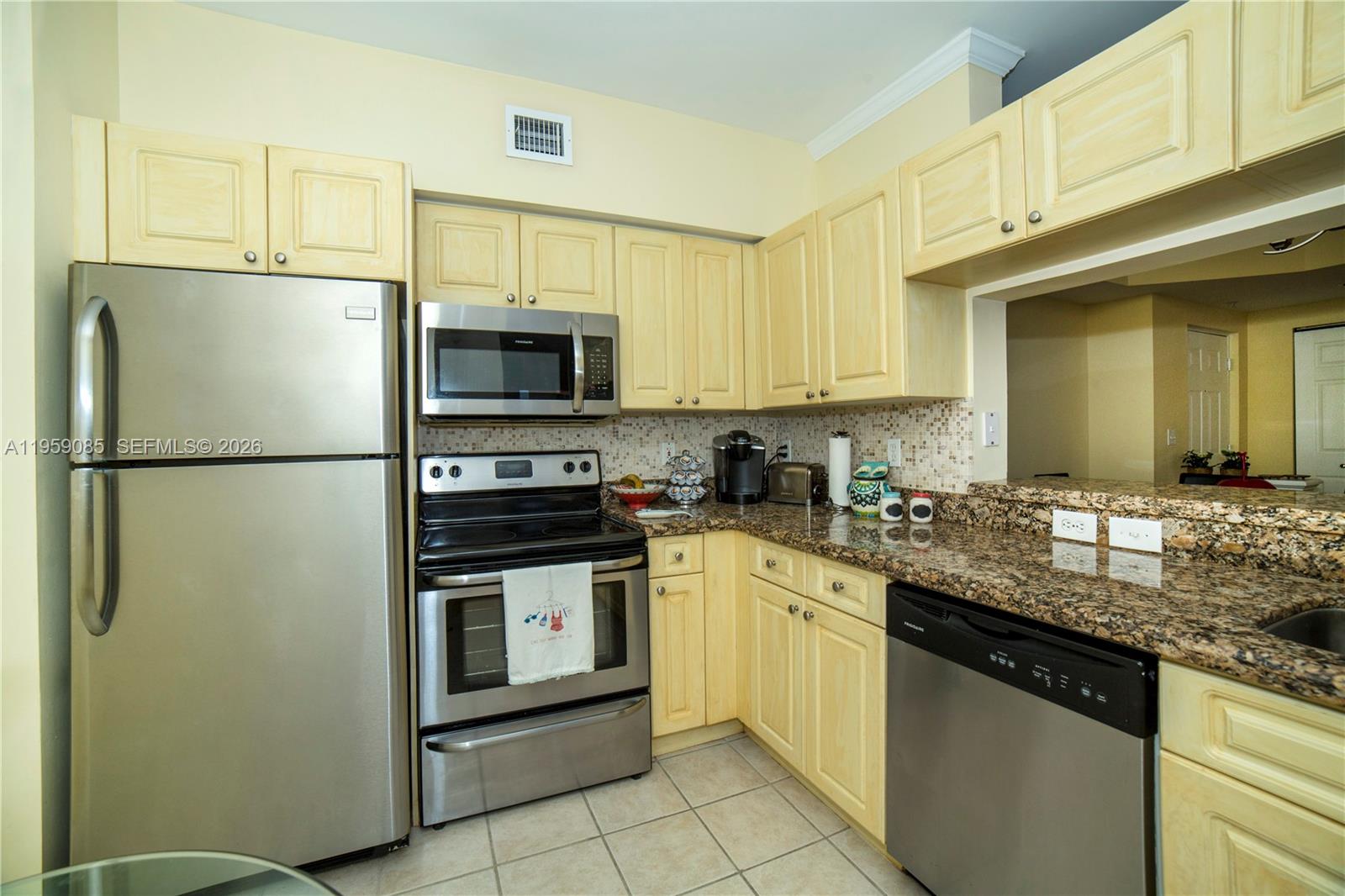 17150 North Bay Road, Unit 2920 Sunny Isles Beach, FL 33160 - Photo 10 of 55