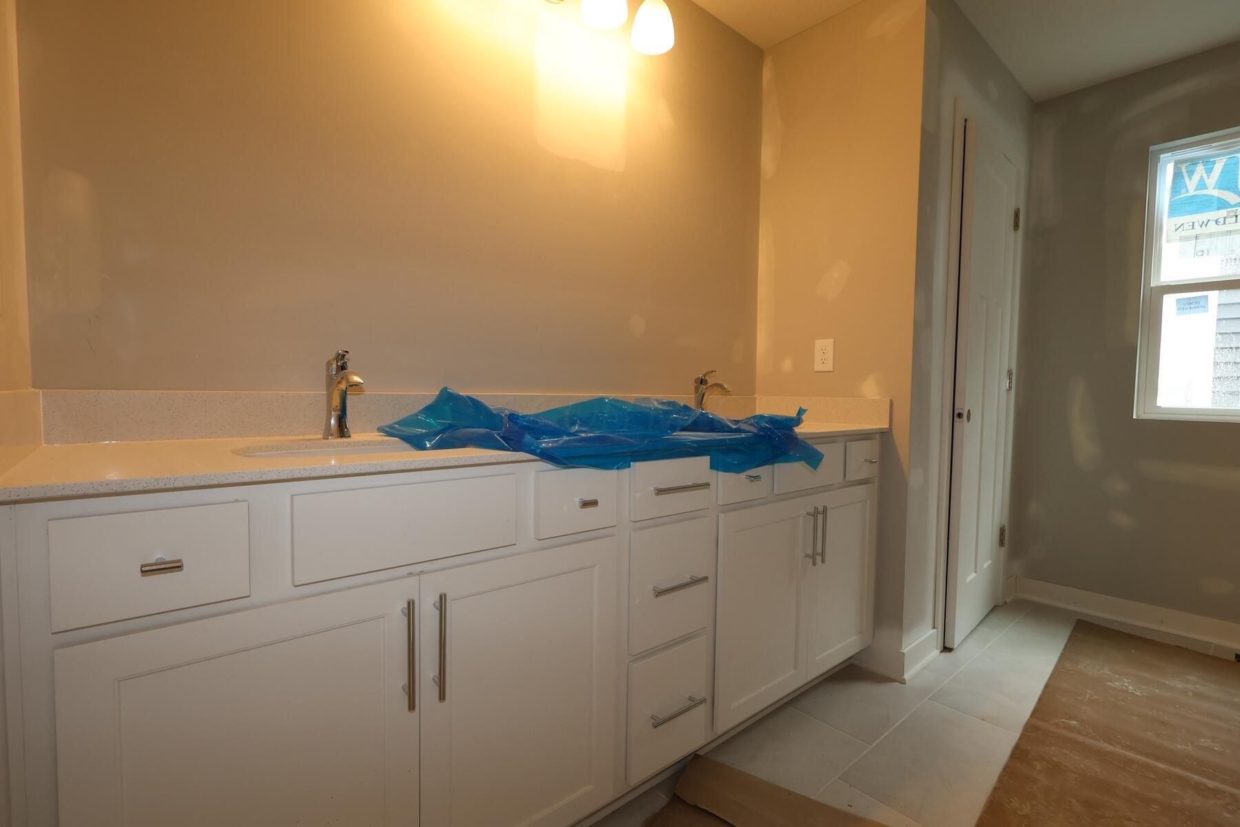 5735 Valleydale Road Powell, OH 43065 - Photo 14 of 18 Owner's Bathroom