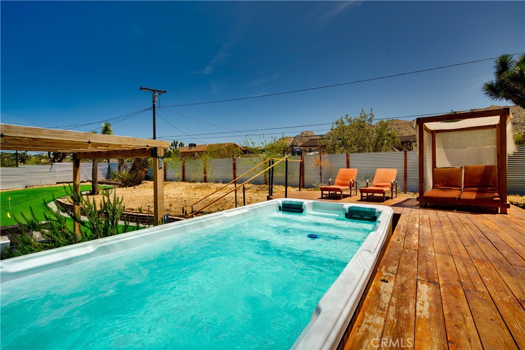 60423 La Mirada Trail Joshua Tree, CA 92252 - Photo 23 of 29 a view of a backyard