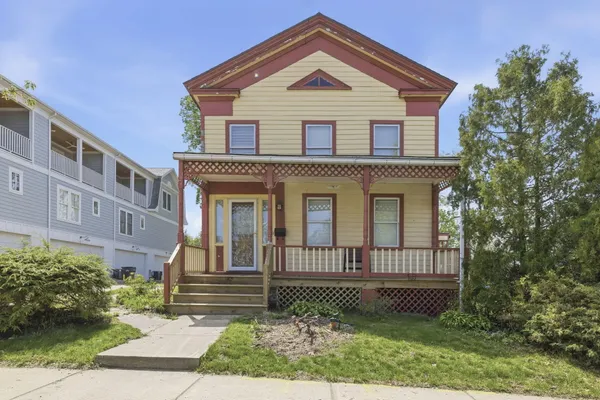 $500,000 | 126 North Barton Street, New Buffalo, MI 49117