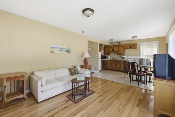 $500,000 | 126 North Barton Street, New Buffalo, MI 49117