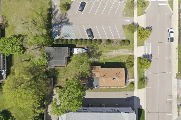 $500,000 | 126 North Barton Street, New Buffalo, MI 49117
