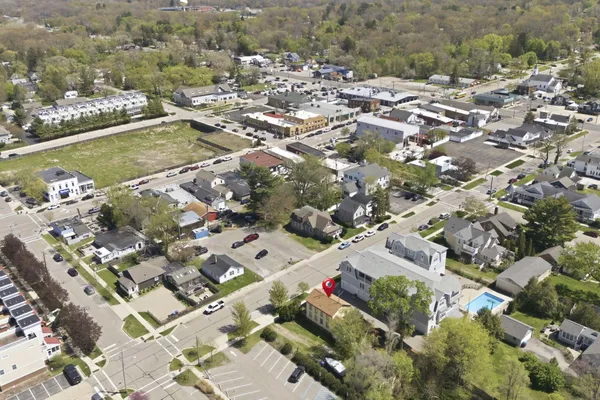 $500,000 | 126 North Barton Street, New Buffalo, MI 49117