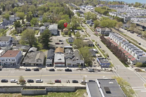 $500,000 | 126 North Barton Street, New Buffalo, MI 49117