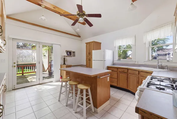 $500,000 | 126 North Barton Street, New Buffalo, MI 49117