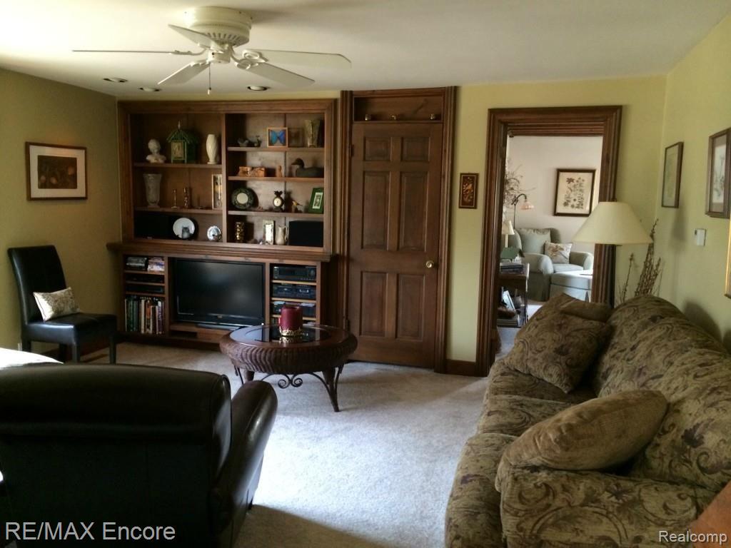 8010 Torrey Road Grand Blanc, MI 48439 - Photo 18 of 48 Great Rm