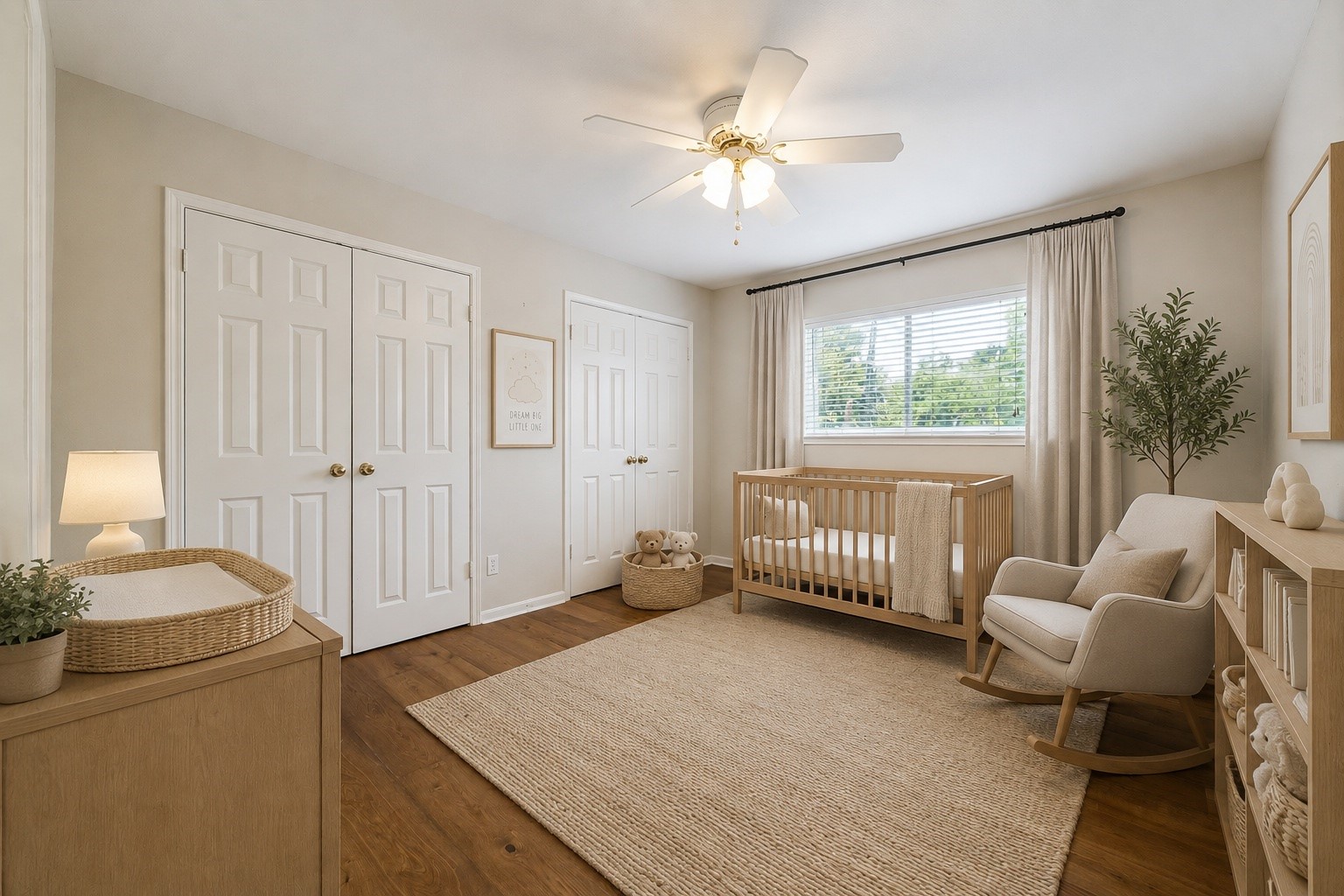 816 Anderson Street Bellaire, TX 77401 - Photo 37 of 45 Virtually Staged Secondary Bedroom