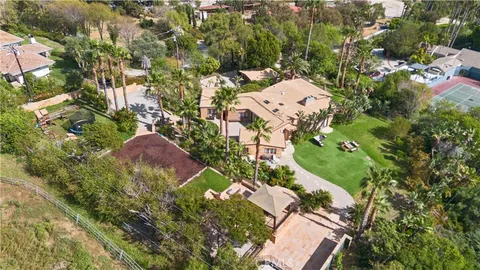 $4,695,000 | 27409 Pacific Coast Highway, Malibu, CA 90265