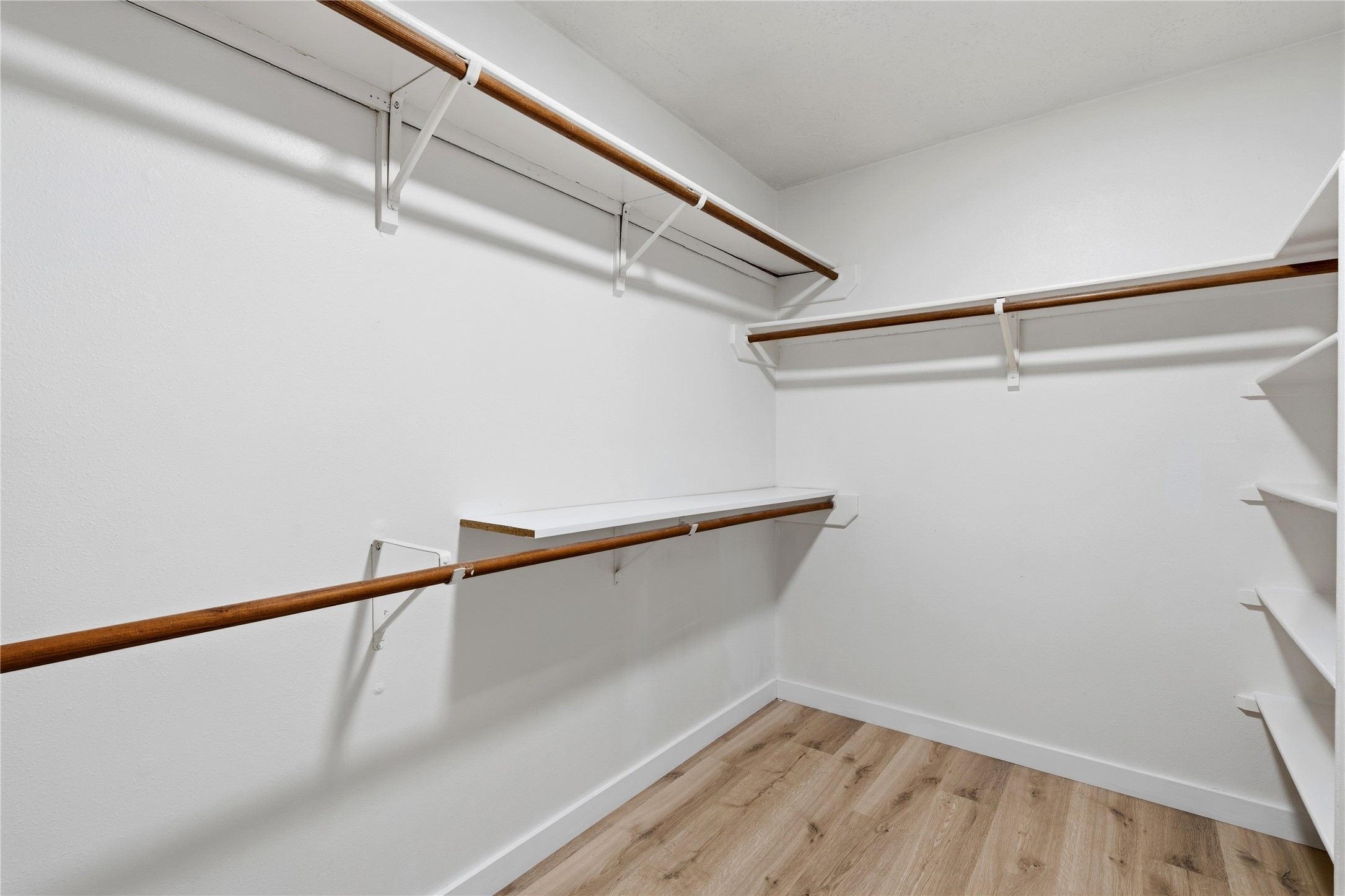 10422 Mist Lane Houston, TX 77070 - Photo 18 of 27 a view of small space