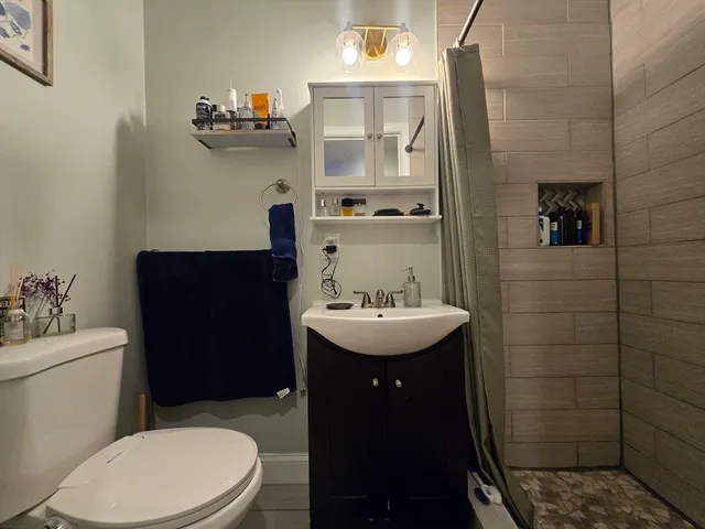 $3,000 | 306 Maverick Street, Unit 2, Boston, MA 02128