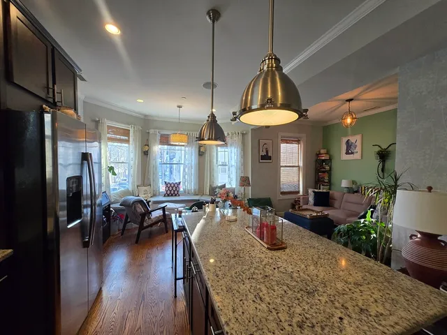 $3,000 | 306 Maverick Street, Unit 2, Boston, MA 02128