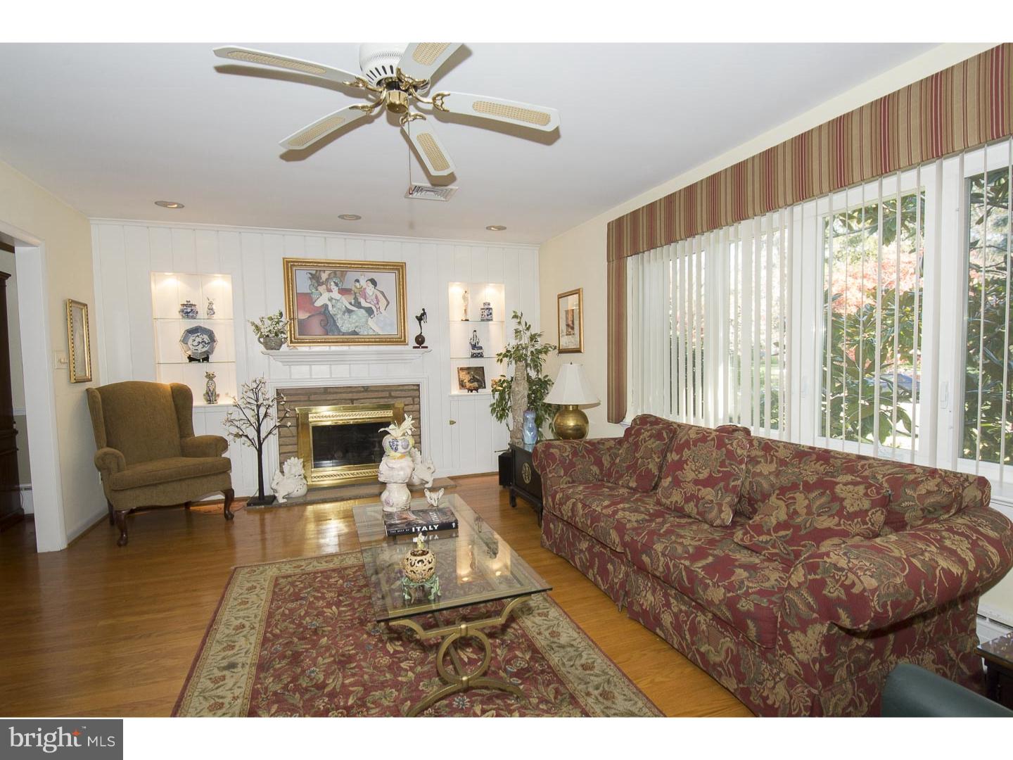 48 West Golf View Road Havertown, PA 19083 - Photo 6 of 25 Living Room