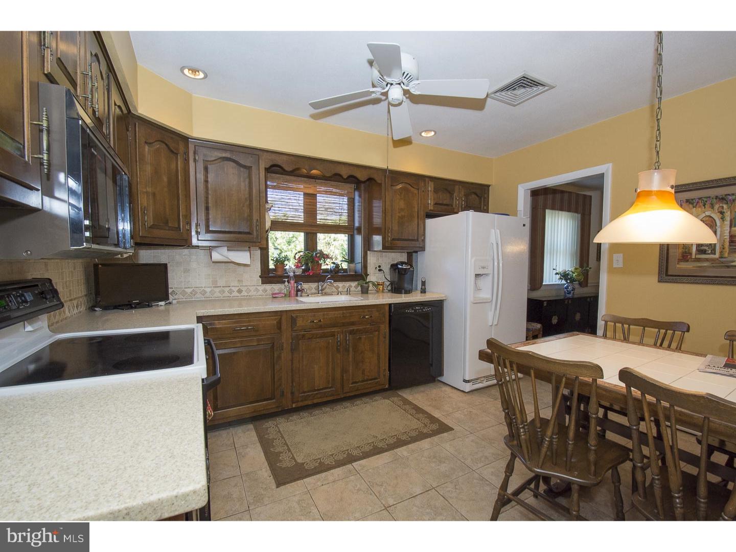 48 West Golf View Road Havertown, PA 19083 - Photo 10 of 25 Kitchen
