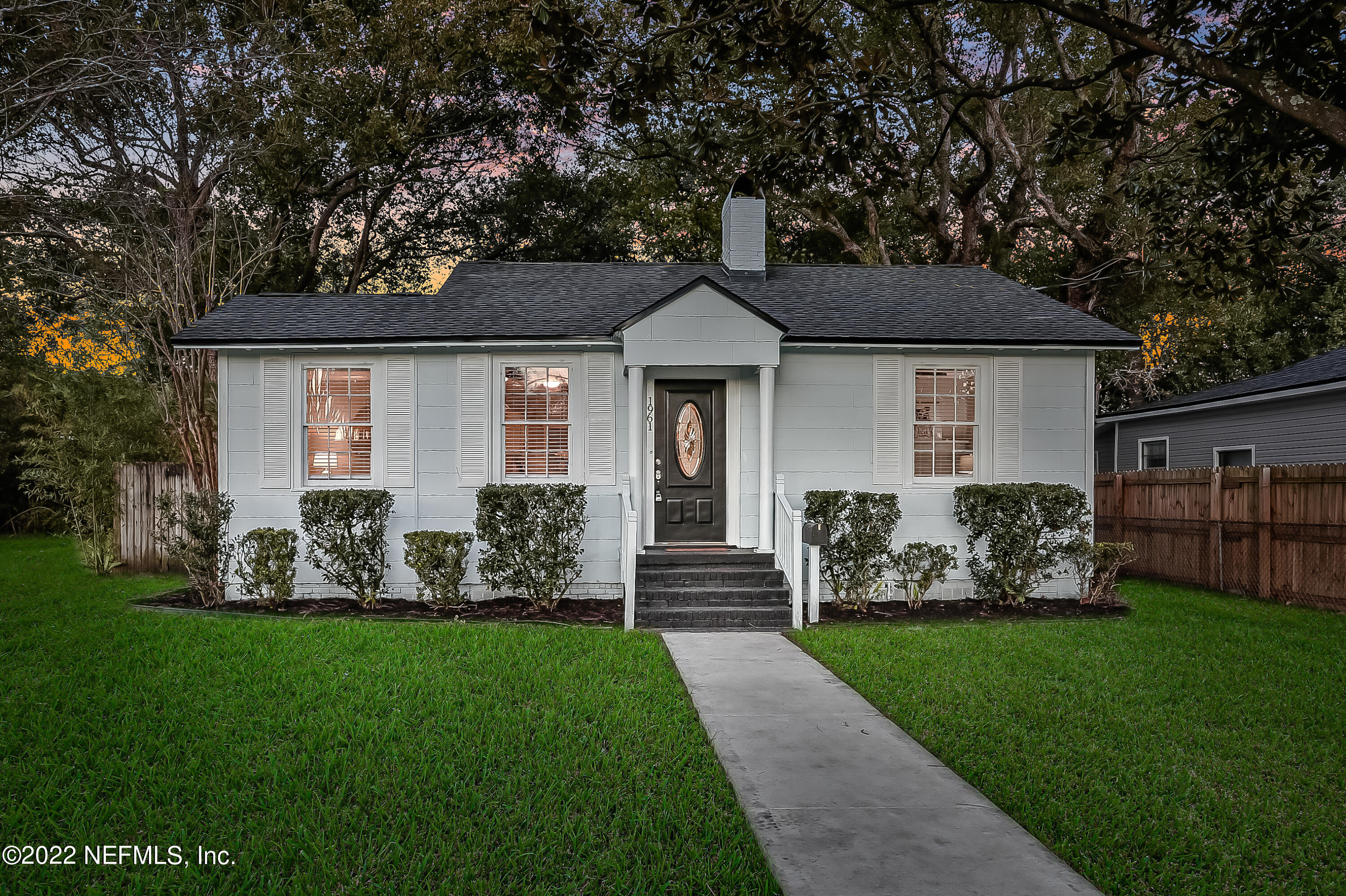 1961 Huntsford Road Jacksonville, FL 32207 - Photo 4 of 30 a front view of house with yard and green space
