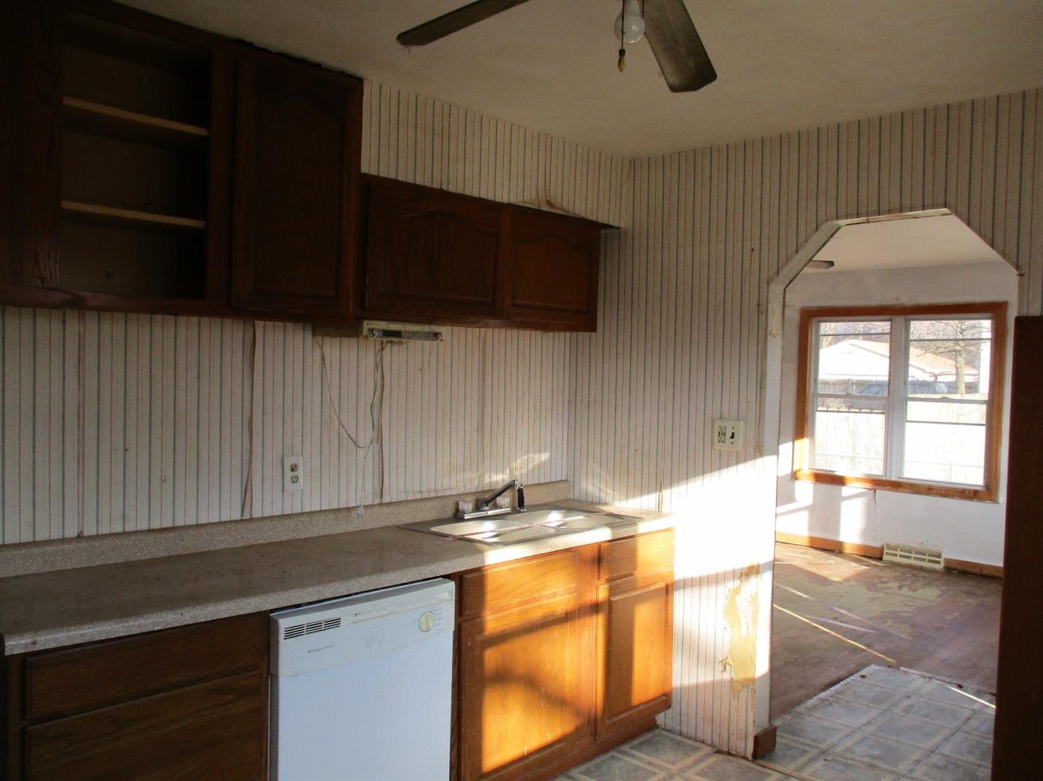 4136 Liverpool Road Lake Station, IN 46405 - Photo 3 of 8 1500x1124