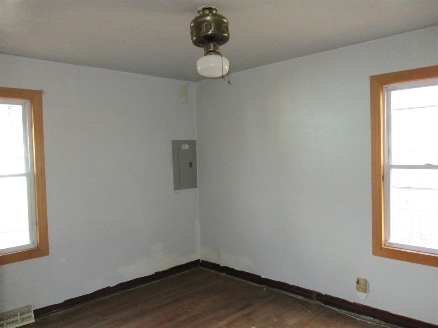 4136 Liverpool Road Lake Station, IN 46405 - Photo 6 of 8 1500x1124