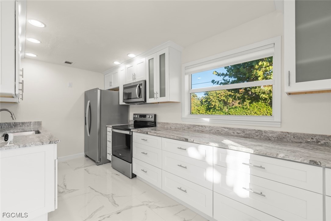 561 Periwinkle Way, Unit E4 Sanibel, FL 33957 - Photo 7 of 32