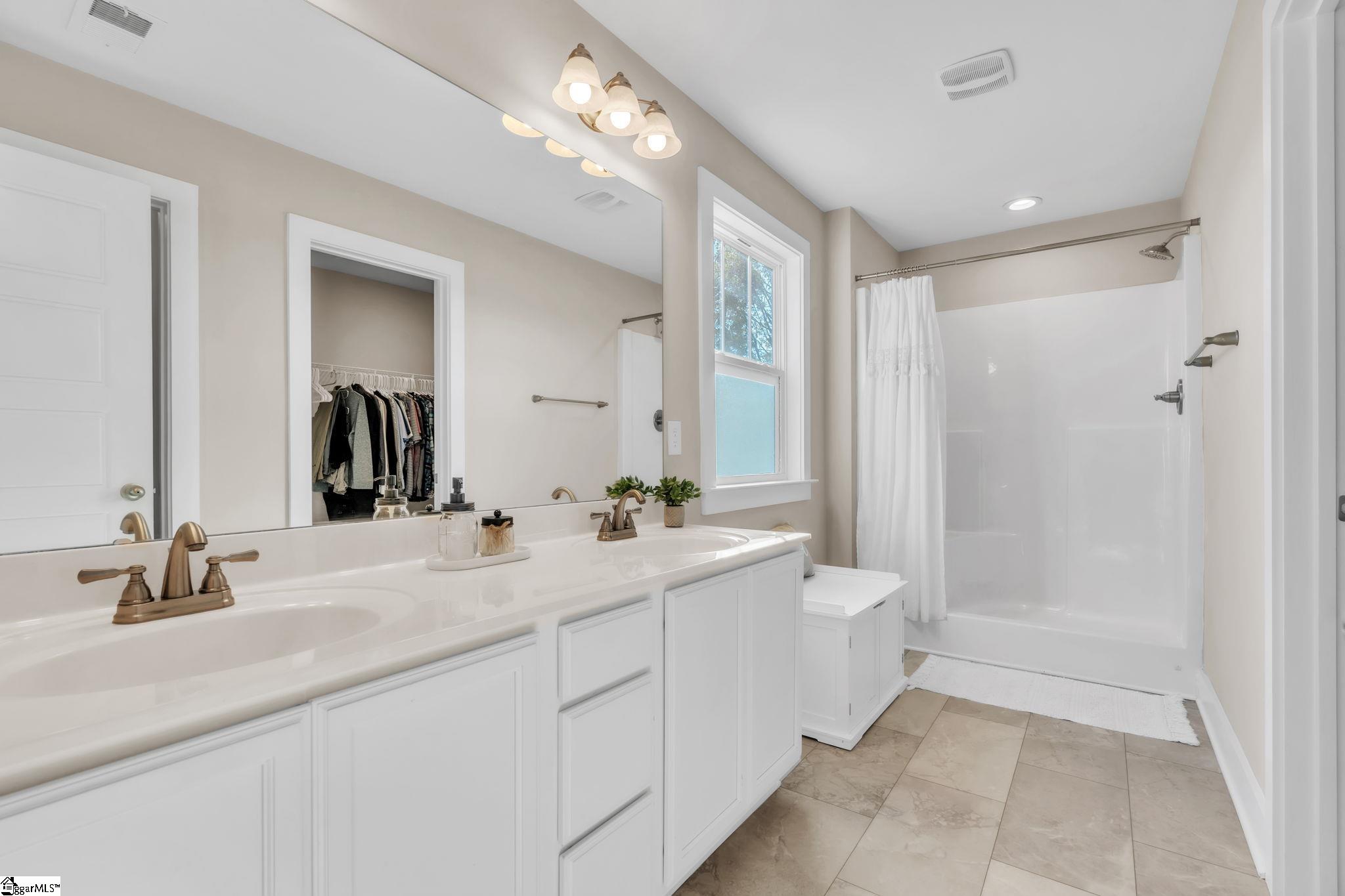 111 Sherwood Road Easley, SC 29640 - Photo 14 of 31