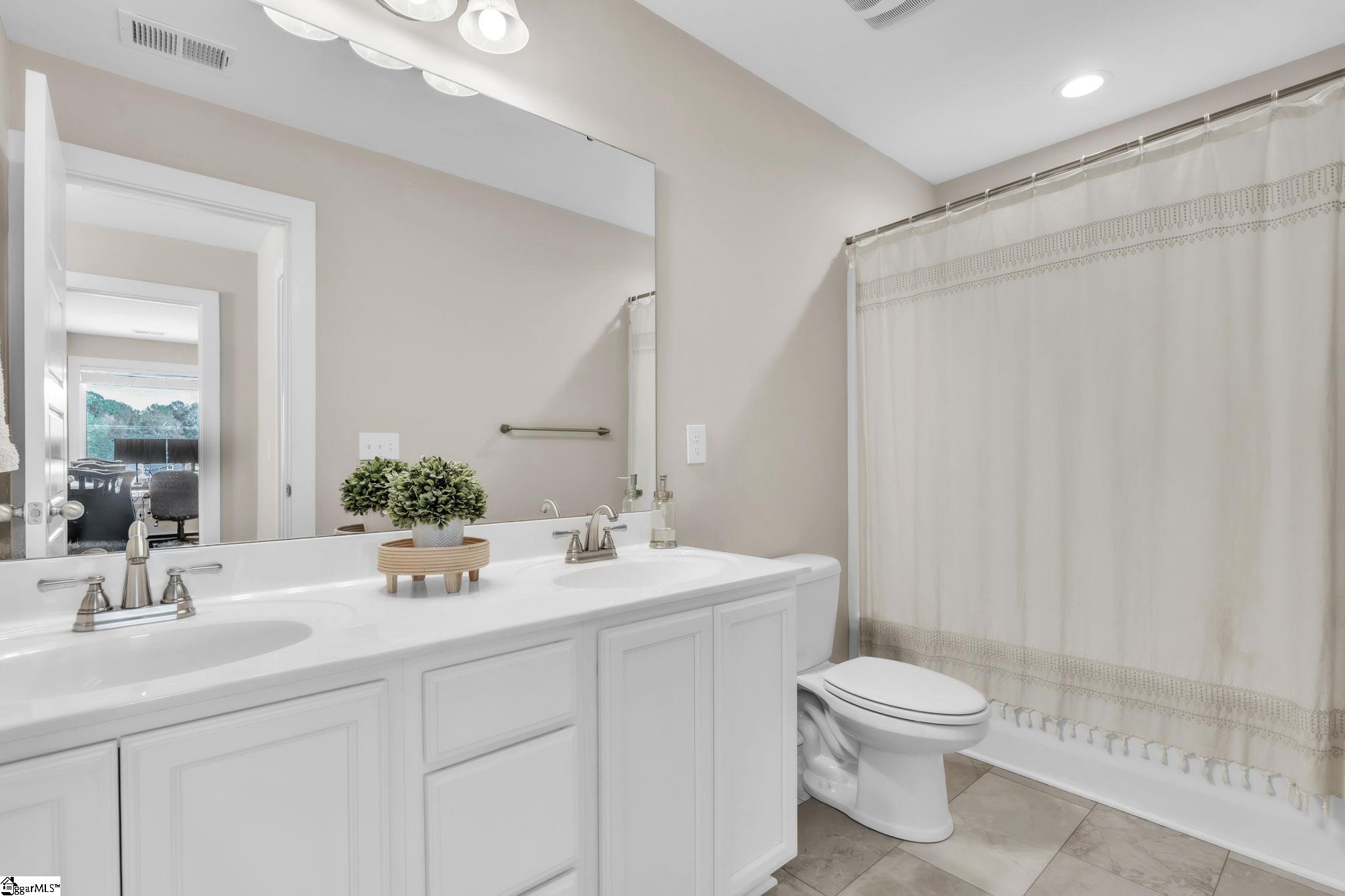 111 Sherwood Road Easley, SC 29640 - Photo 15 of 31