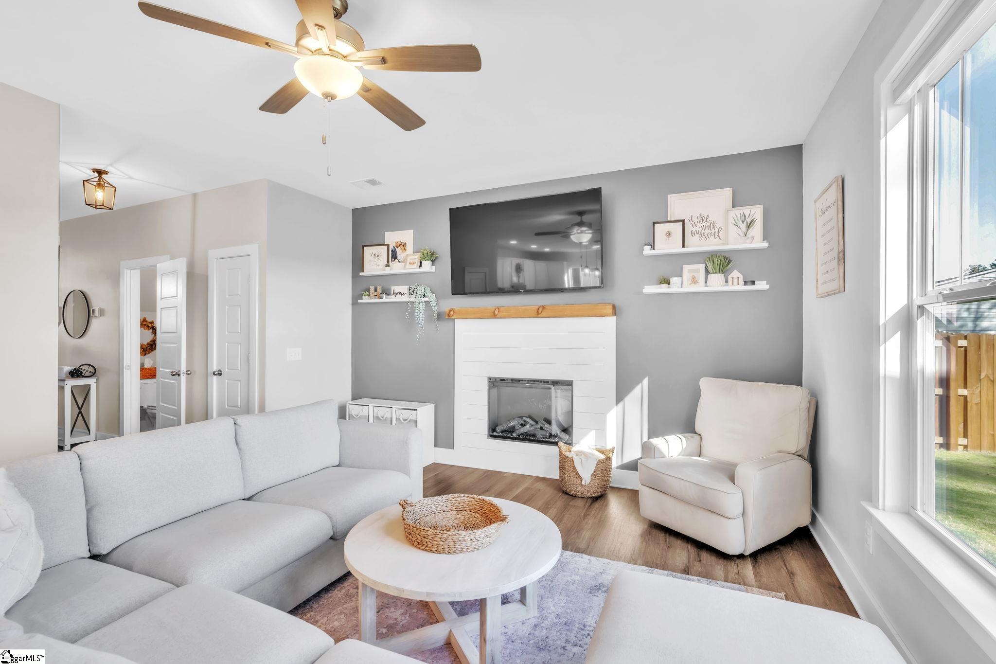 111 Sherwood Road Easley, SC 29640 - Photo 4 of 31