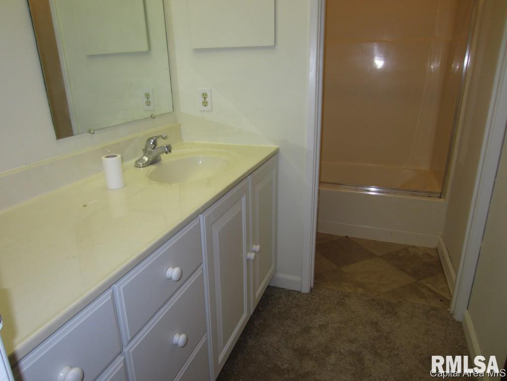 21 Oak Bend Springfield, IL 62704 - Photo 4 of 9 Gallery Image 4