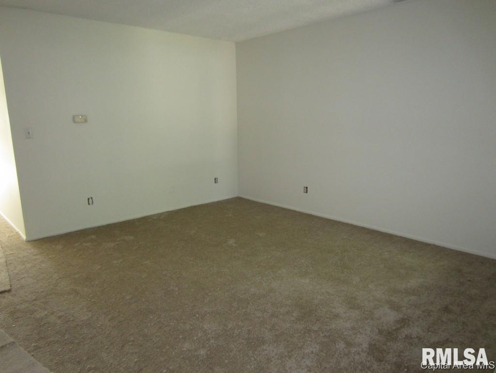 21 Oak Bend Springfield, IL 62704 - Photo 6 of 9 Gallery Image 6
