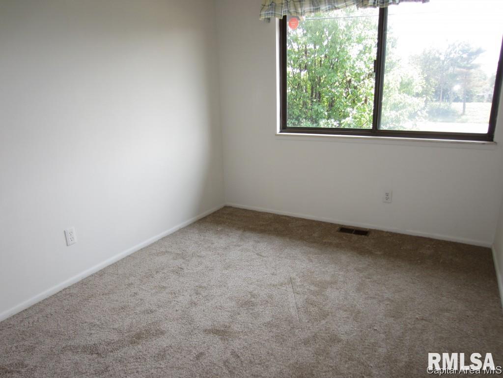 21 Oak Bend Springfield, IL 62704 - Photo 7 of 9 Gallery Image 7