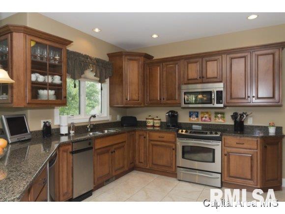 491 Overton Road Springfield, IL 62711 - Photo 8 of 24