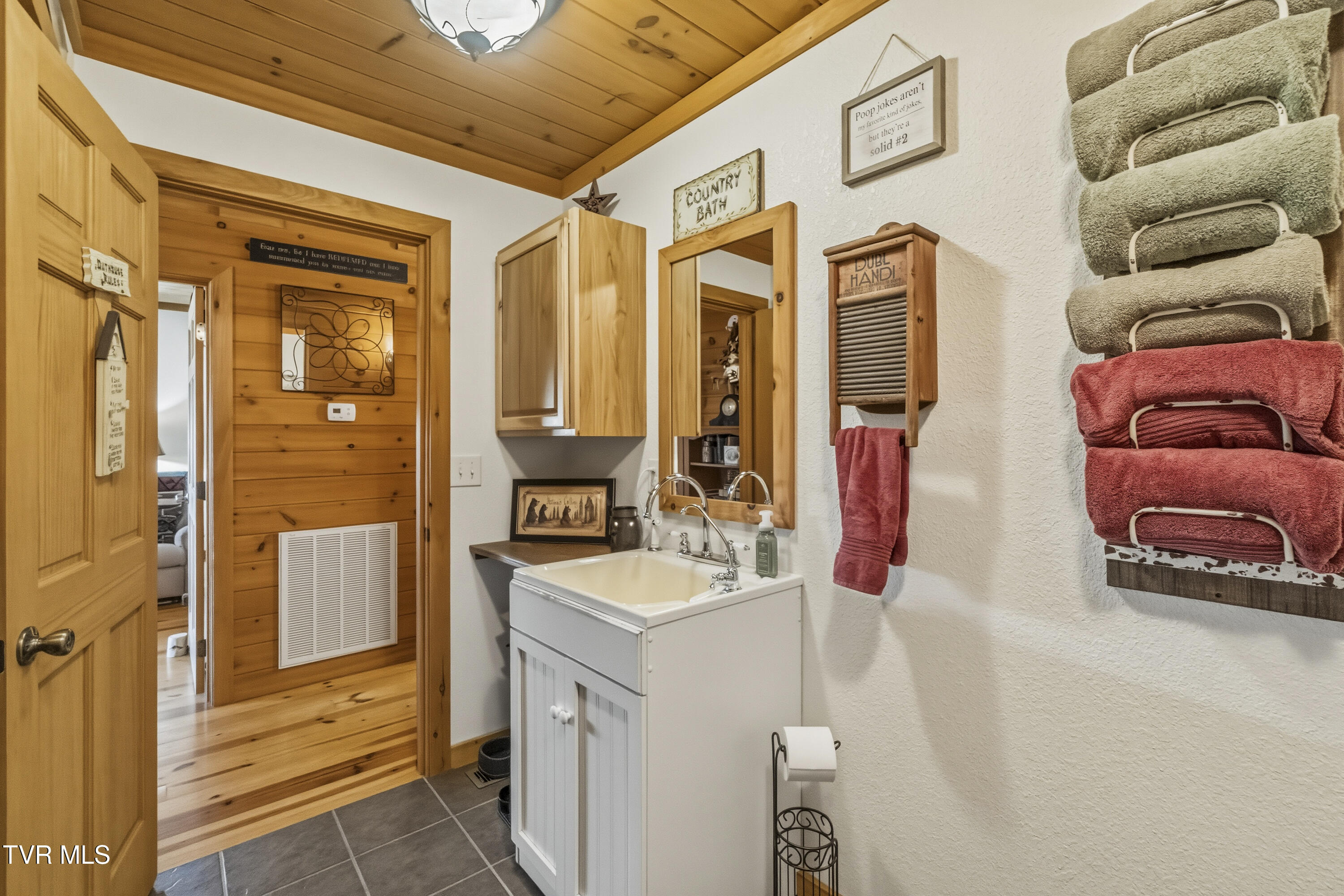 1980 South Allens Bridge Road Greeneville, TN 37743 - Photo 32 of 135 32