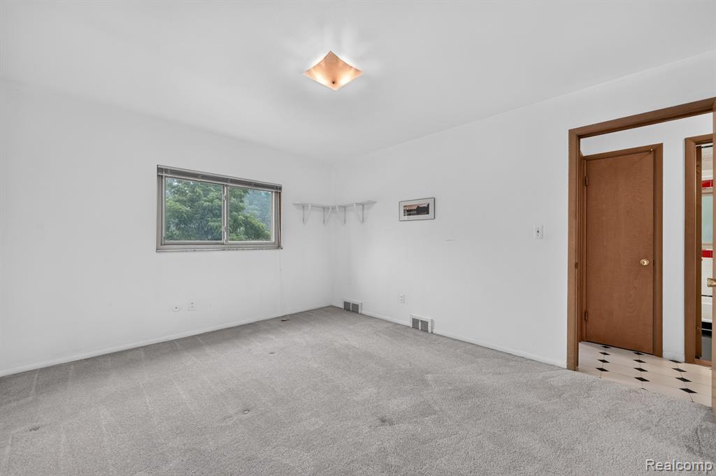 1245 Derby Road, Unit 7 Birmingham, MI 48009 - Photo 27 of 39 Gallery Image 27