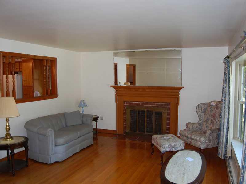 113 Pinecrest Road Portland, ME 04102 - Photo 5 of 13 Living Room.