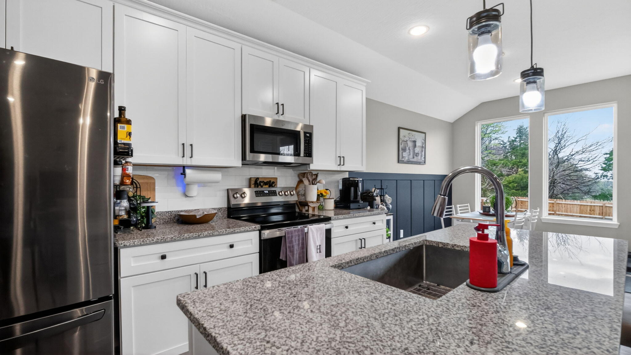 738 Swiss Road Marshfield, MO 65706 - Photo 10 of 32 22-web-or-mls-kitchen 2