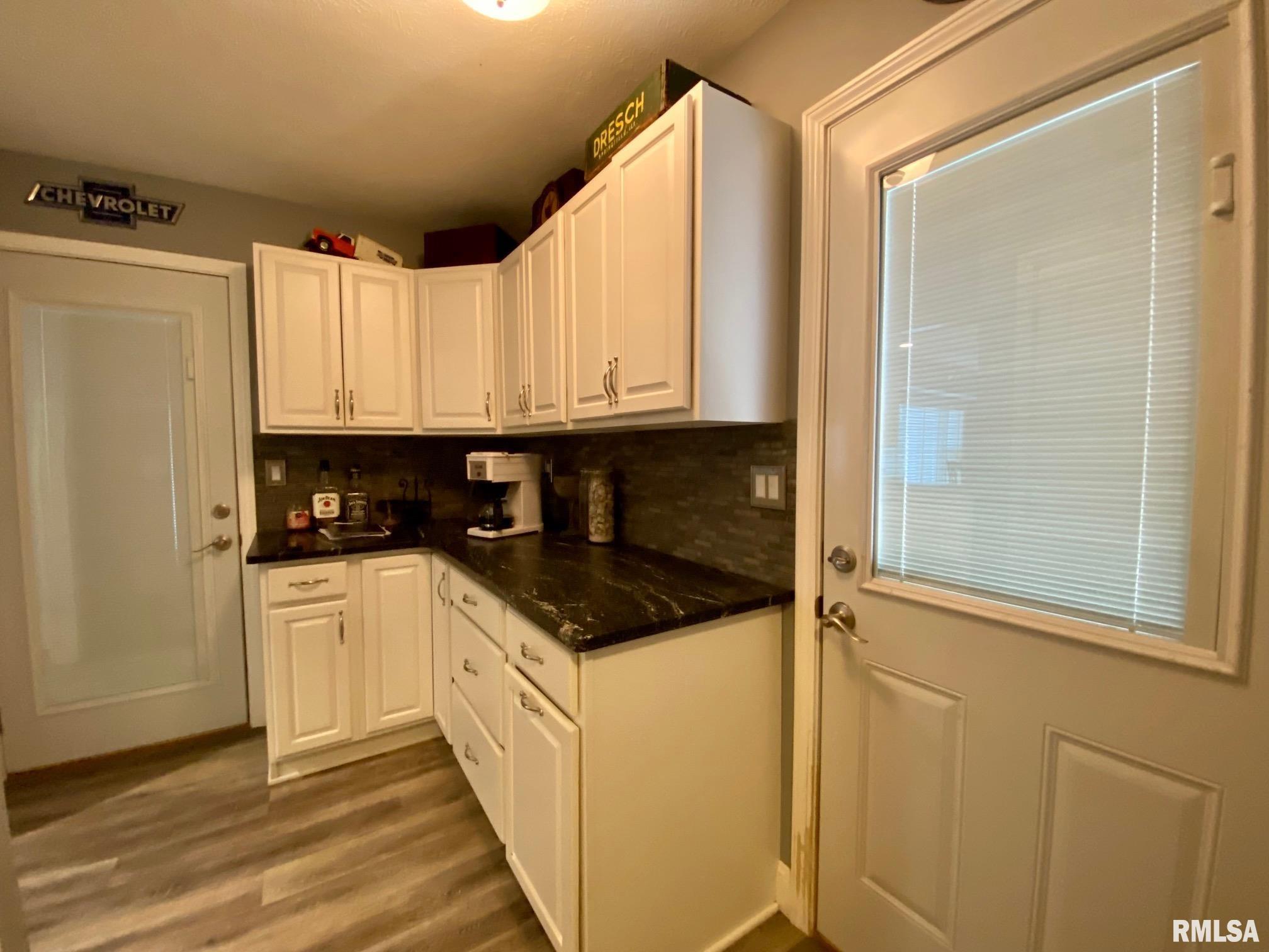 10 Country Towne Road Springfield, IL 62712 - Photo 8 of 18